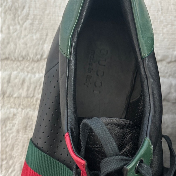 Gucci Men's Black and Green Leather Sneakers - Picture 4 of 6